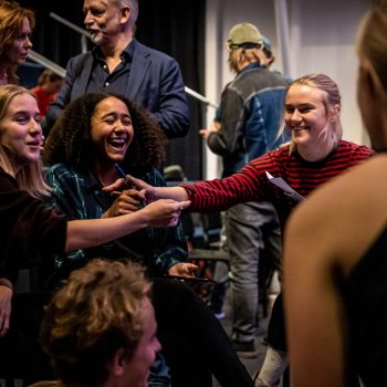 Mila en Mira tijdens de kick off van POPSPOT 2022.